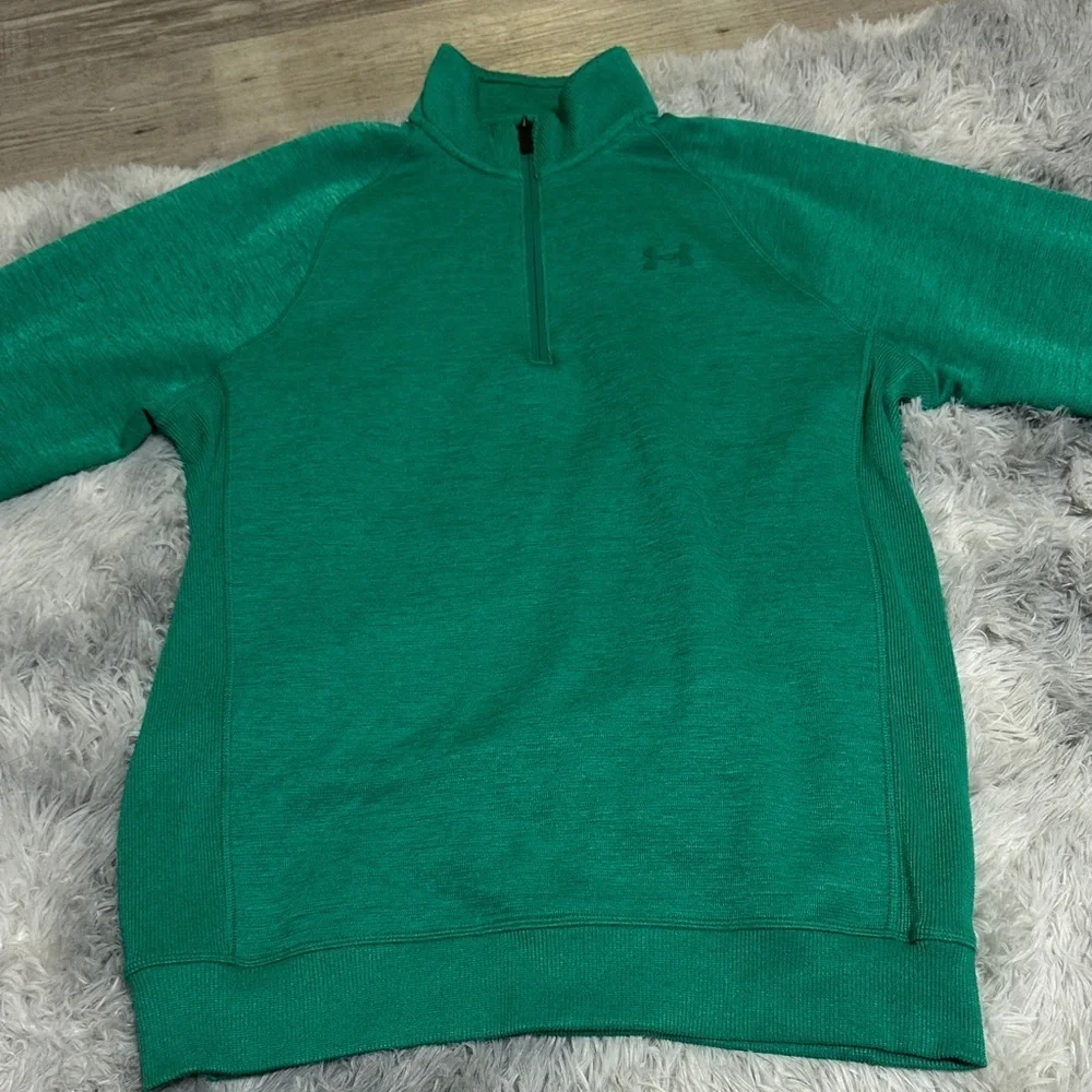 Under Armour Men's green quarter zip